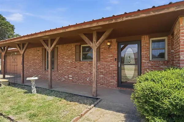 3300 N Park LN, Altus, OK 73521