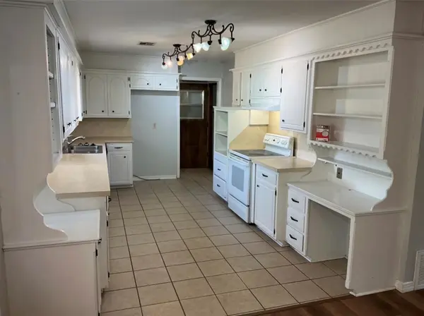 1101 Washington ST, Edmond, OK 73034