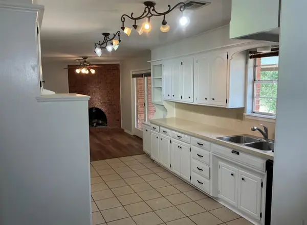 1101 Washington ST, Edmond, OK 73034