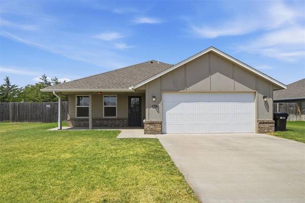 1513 Avalon DR, Altus, OK 73521