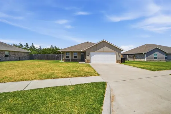 1513 Avalon DR, Altus, OK 73521