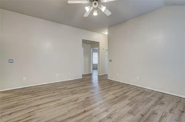 12324 SW 5th ST, Yukon, OK 73099