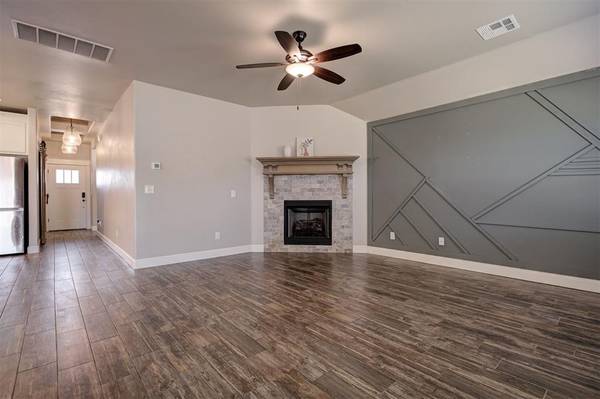 12013 SW 45th TER, Mustang, OK 73064