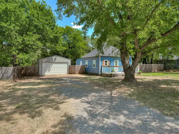 404 Elm AVE, Wellston, OK 74881