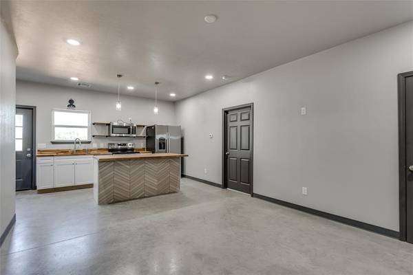12571 US Highway 77 HWY #111, Slaughterville, OK 73051