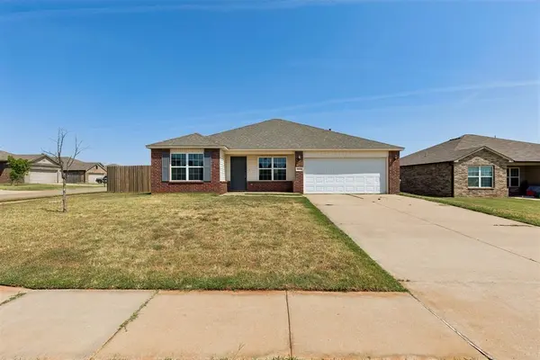 2033 W Autumn WAY, Mustang, OK 73064