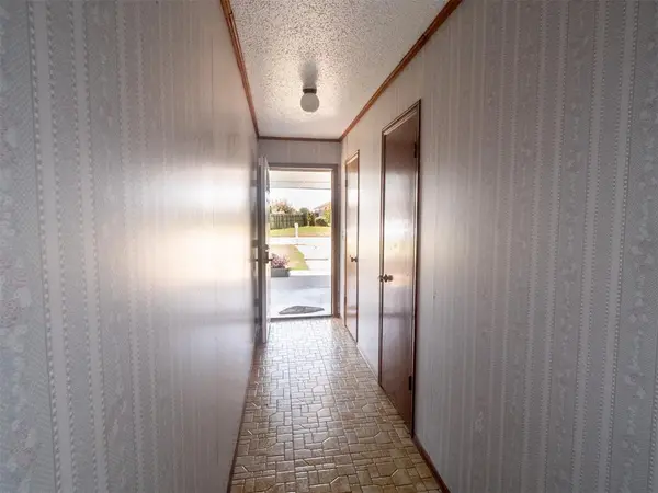 1216 Glenwood DR, Moore, OK 73160