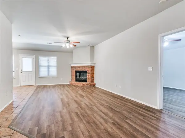 204 John Rausch LN, Edmond, OK 73003