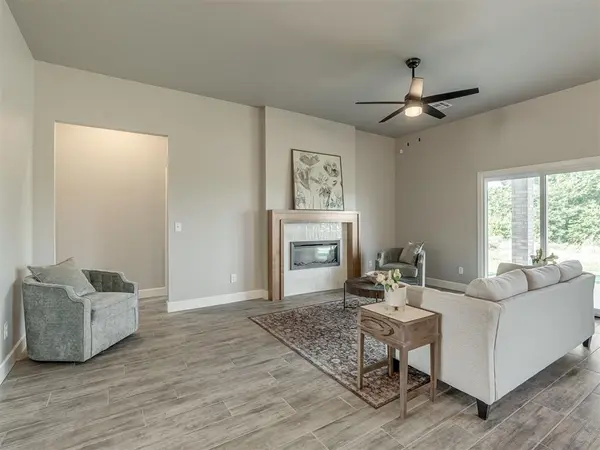 12513 Dolche Vita DR, Yukon, OK 73099