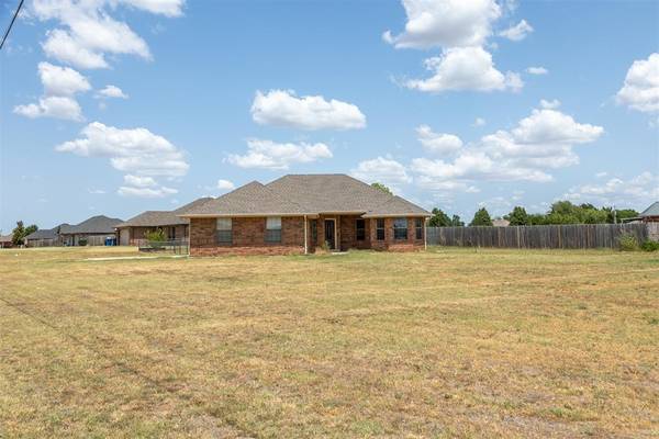 893 S Cemetery RD, Tuttle, OK 73089