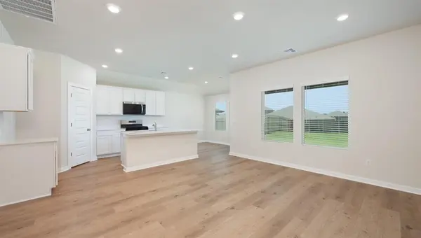 4913 Kaeden DR, Noble, OK 73068