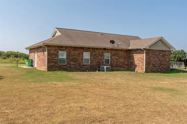 4 S Hillcrest WAY, Okemah, OK 74859