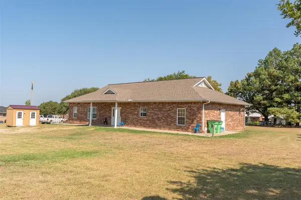 4 S Hillcrest WAY, Okemah, OK 74859