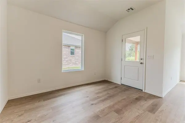 16301 Lovers LN, Piedmont, OK 73078