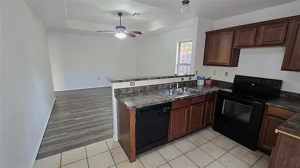 805 Crown Heights LN, Purcell, OK 73080