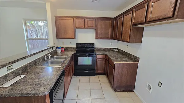 805 Crown Heights LN, Purcell, OK 73080