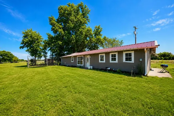 18699 Grayson BLVD, Henryetta, OK 74437