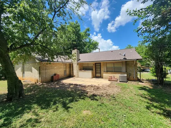 1313 Whippoorwill DR, Norman, OK 73071