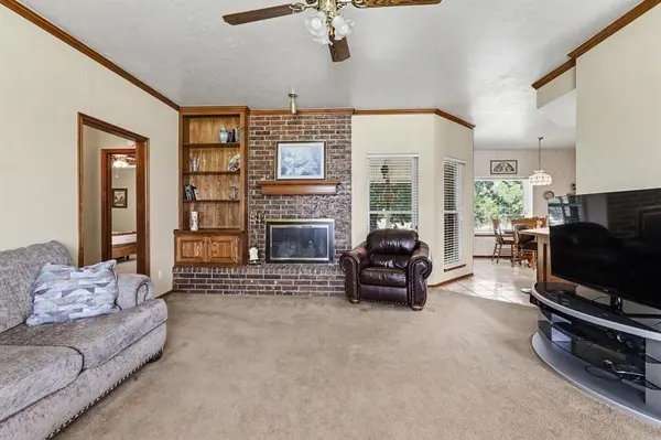 709 Azalea Hill DR, Yukon, OK 73099