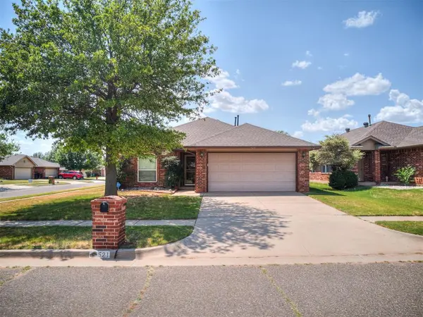 521 Apache Gate DR, Yukon, OK 73099