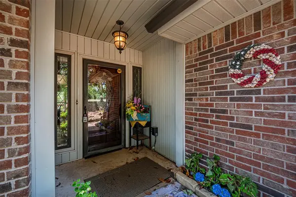 8008 Forest LN, Oklahoma City, OK 73150