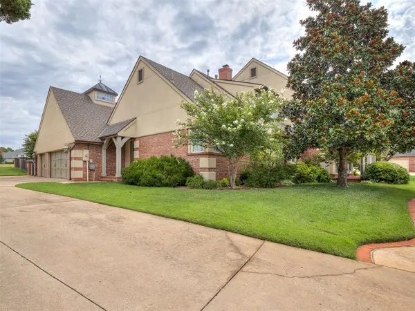 5812 Country Club DR, Edmond, OK 73025