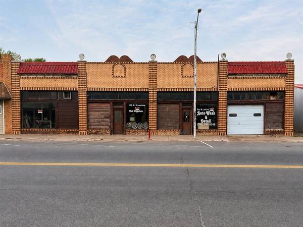 110 E Broadway ST, Hollis, OK 73550