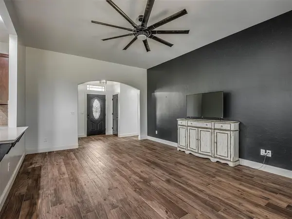 5741 Timberland Xing, Guthrie, OK 73044