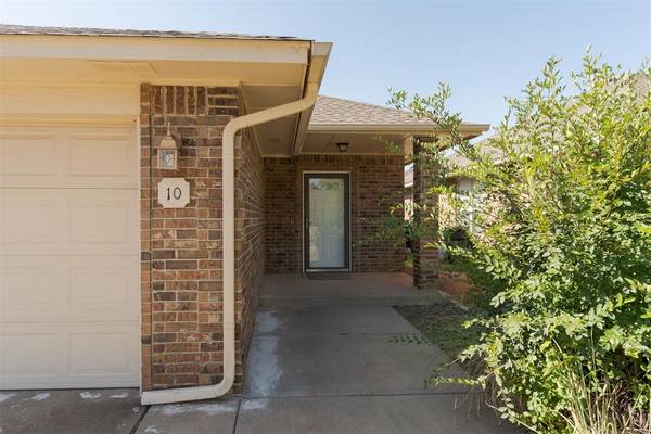 10 NW 156th ST #10, Edmond, OK 73013