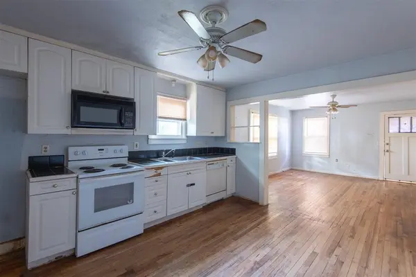 11 S Walnut ST, Edmond, OK 73003