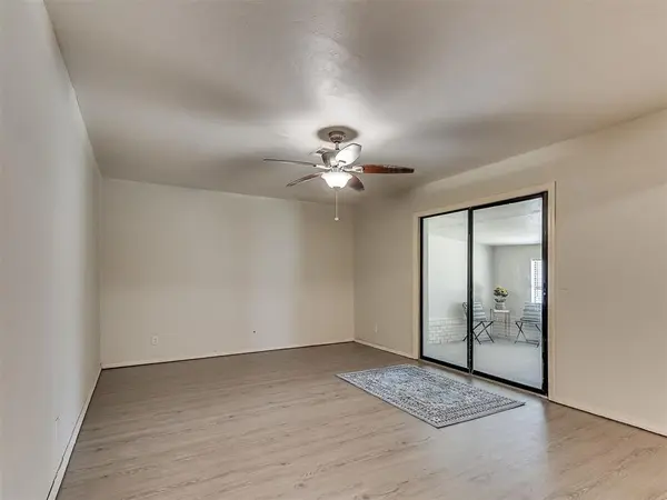 111 Oakside DR, Moore, OK 73160