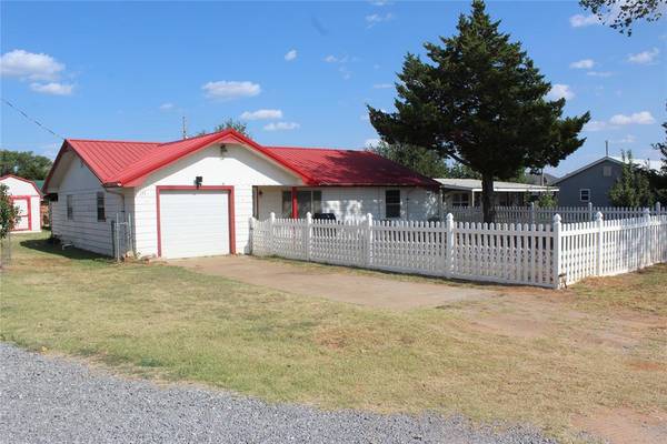 131 Wood ST, Fort Cobb, OK 73038