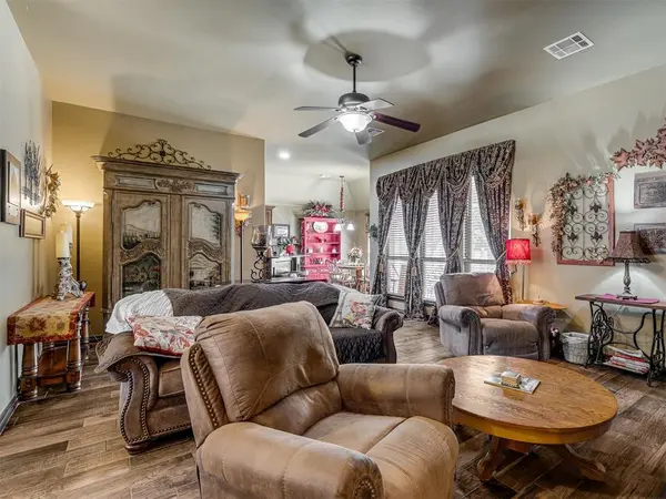 923 County Street 2935, Tuttle, OK 73089
