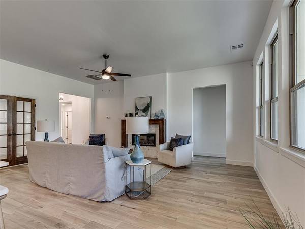 12501 Dolche Vita DR, Yukon, OK 73099
