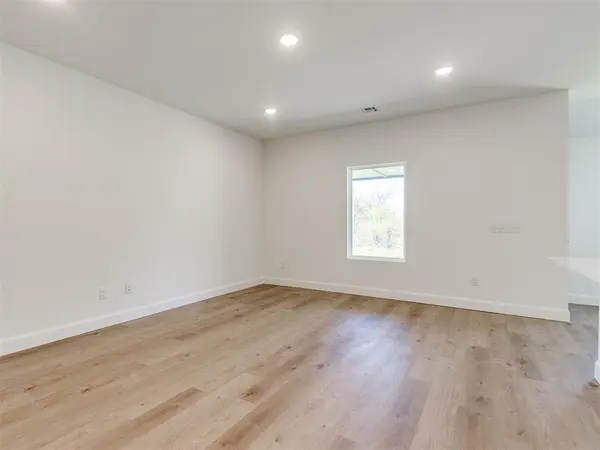 2041 Brush Creek WAY, Newcastle, OK 73065