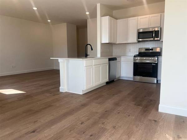 921 Hazy Brook CIR, Chickasha, OK 73018