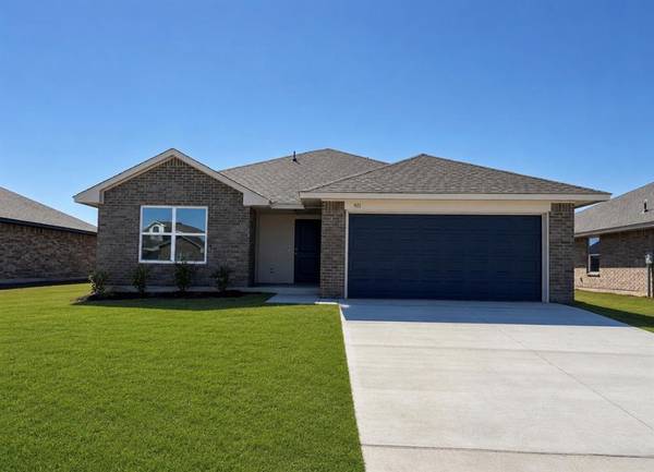 921 Hazy Brook CIR, Chickasha, OK 73018