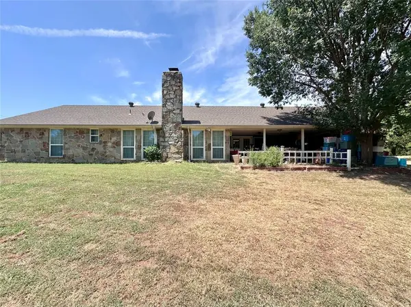 1 Oakridge DR, Shawnee, OK 74804