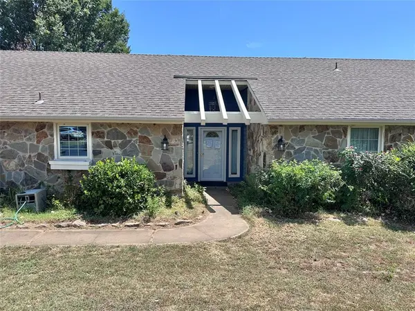 1 Oakridge DR, Shawnee, OK 74804
