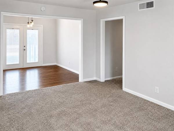 5535 S Boston PL, Tulsa, OK 74105