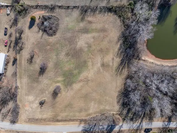 1800 Ranchwood DR, Newcastle, OK 73065