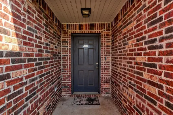 9425 NW 122nd TER, Yukon, OK 73099