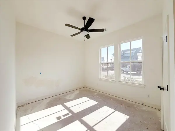 1925 Parkwood AVE, Edmond, OK 73034