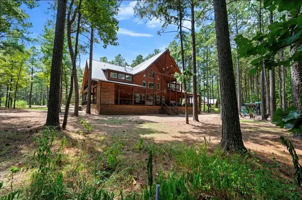 145 HACKBERRY FLATS TRL, Broken Bow, OK 74728