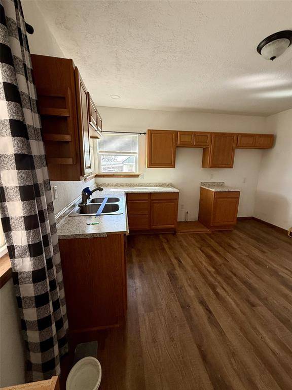 701 S Main ST, Grandfield, OK 73546