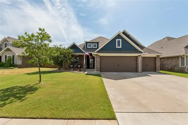 2816 Heather HVN, Moore, OK 73160