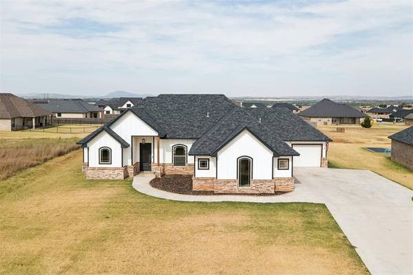 12711 Ridge RD, Elgin, OK 73538