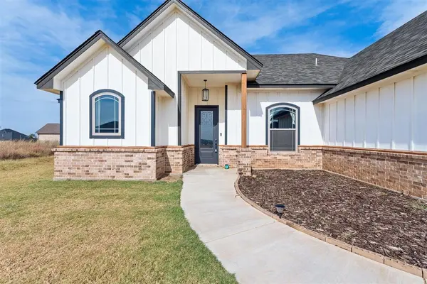 12711 Ridge RD, Elgin, OK 73538
