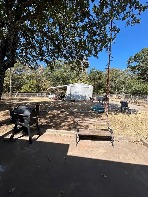 7033 N Lake Front RD, Marlow, OK 73055