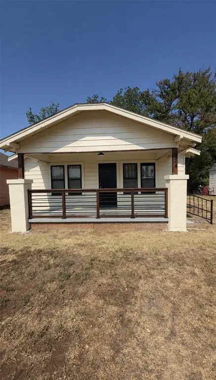 524 S 8th ST, Clinton, OK 73601
